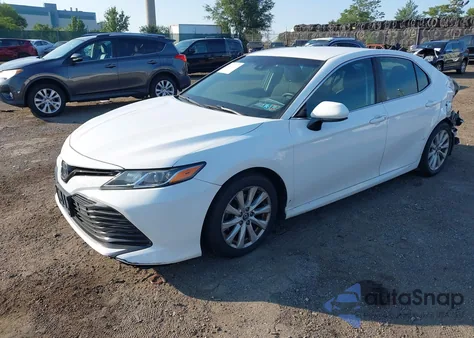 2018 Toyota Camry Le from USA, damaged, VIN 4T1B11HK8JU086875